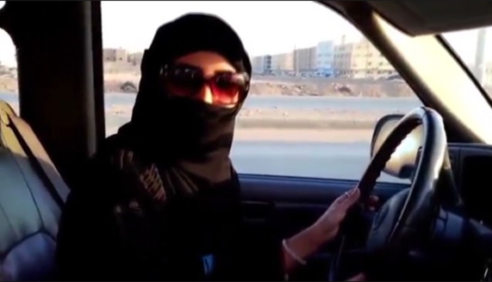 Hasil carian imej untuk wanita saudi memandu