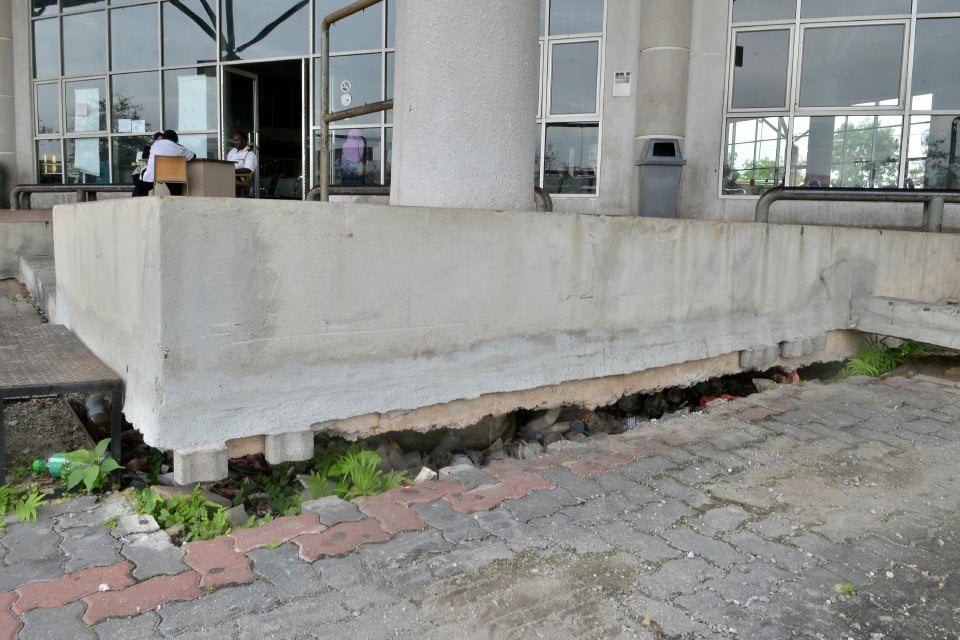 Stesen Bas Alor Gajah - Terminal bas teruk, tak diselenggara | Nasional